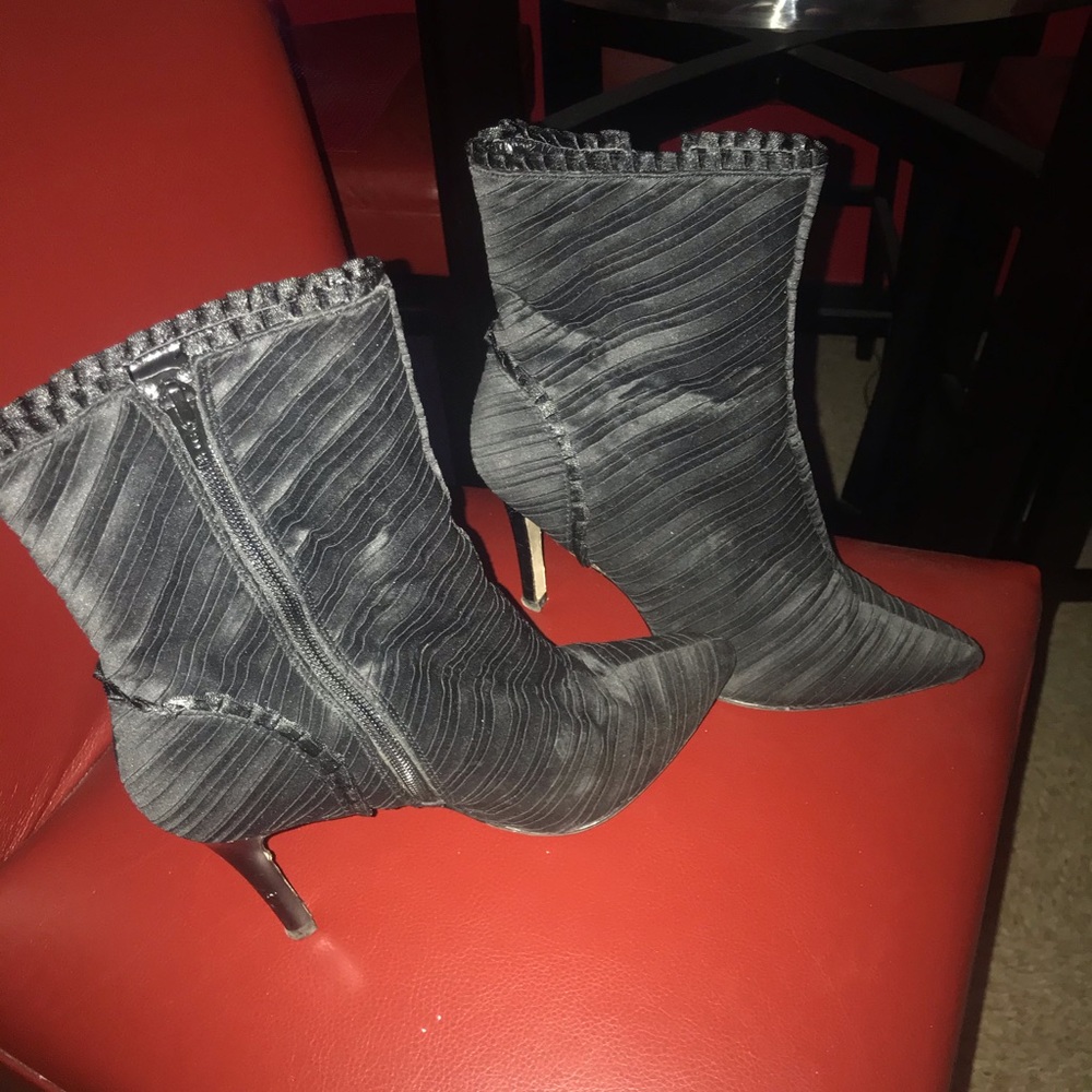 Satin heels botties